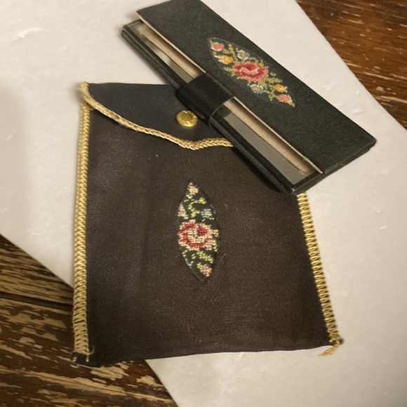 Vintage West Germany mirror and small makeup pouch embroidered. Antique - Picture 10 of 13